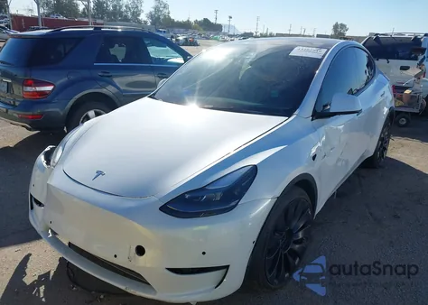 2022 Tesla Model Y Performance Dual Motor All-Wheel Drive from USA, damaged, VIN 7SAYGDEFXNF484838